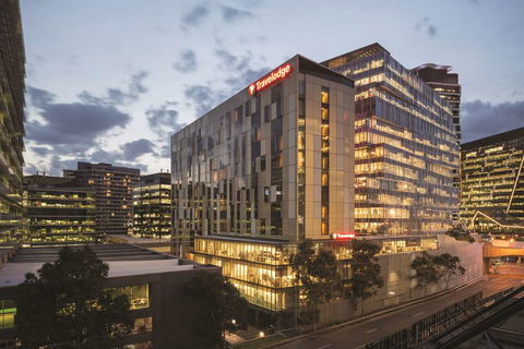 Travelodge Melbourne Docklands - NT Tourism 0