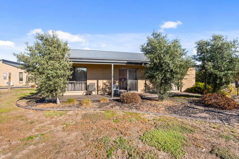 Quality Suites Point Cook Seasons 5 - Accommodation NT 2
