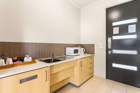 Quality Suites Point Cook Seasons 5 - Accommodation NT 8