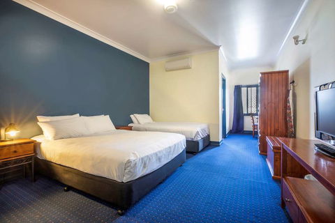 Atherton Hotel - Accommodation NT 8
