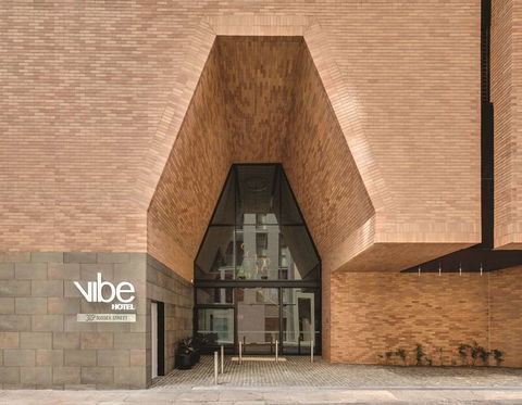 Vibe Hotel Sydney Darling Harbour - NT Tourism 1