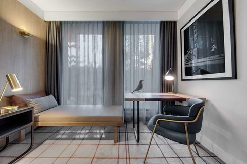 Vibe Hotel Sydney Darling Harbour - NT Tourism 4
