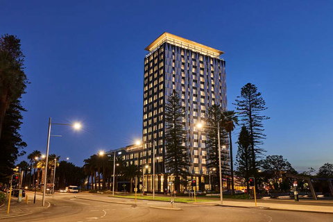 DoubleTree by Hilton Perth Waterfront - Accommodation NT 2