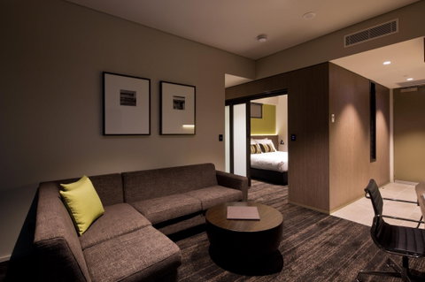 The Glen Hotel & Suites - Accommodation NT 4