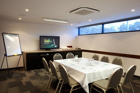 The Glen Hotel & Suites - Accommodation NT 6