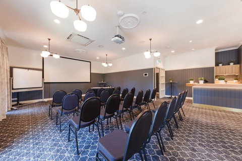 The Glen Hotel & Suites - Accommodation NT 7