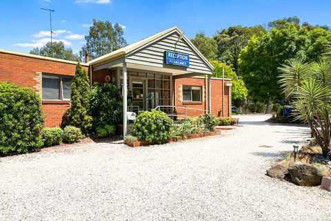 Comfort Inn Coach & Bushmans - Accommodation NT 2