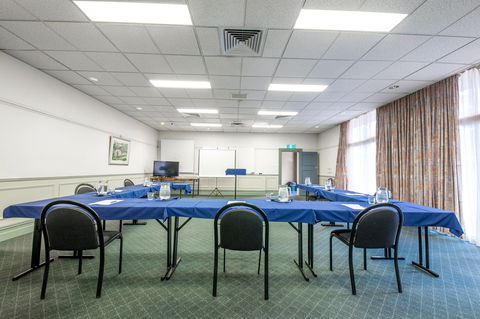 Twin Towers Inn - Accommodation NT 11