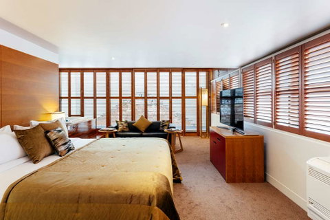 The Henry Jones Art Hotel - Accommodation NT 11