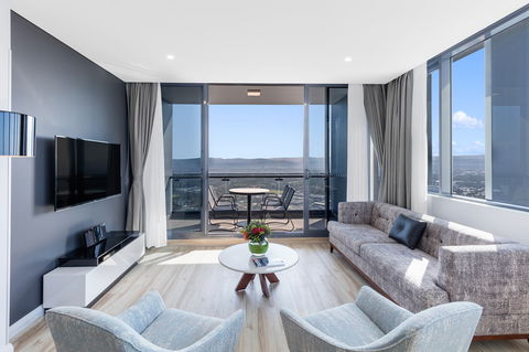 Meriton Suites Southport - NT Tourism 1