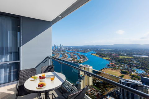 Meriton Suites Southport - NT Tourism 2