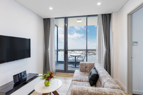 Meriton Suites Southport - NT Tourism 6