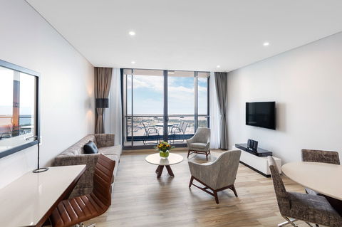 Meriton Suites Southport - NT Tourism 10