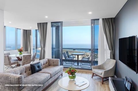 Meriton Suites Southport - NT Tourism 12