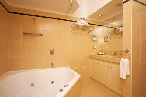 Quest Savoy - Accommodation NT 8