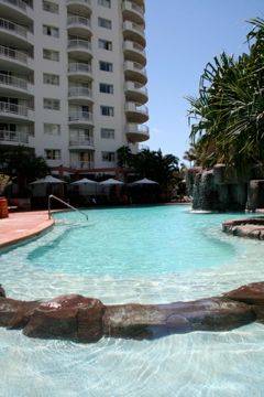 Alpha Sovereign Hotel Gold Coast - Accommodation NT 3