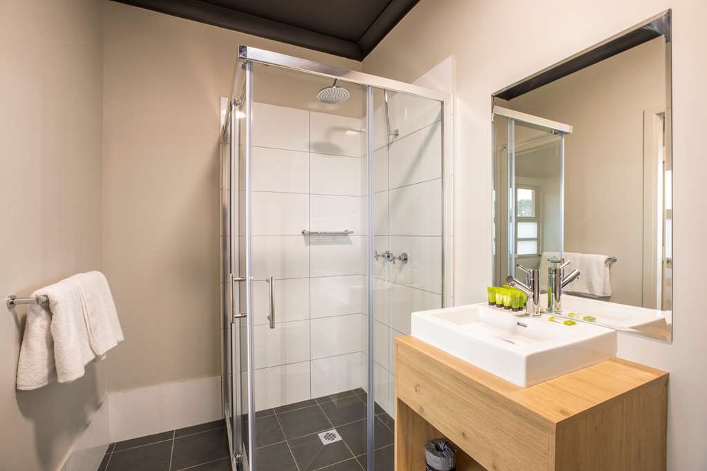  Accommodation NT