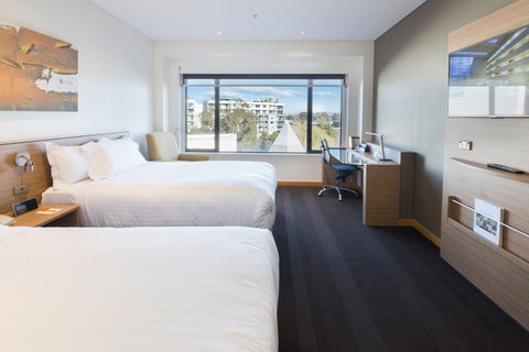 Crowne Plaza Canberra - Accommodation NT 6