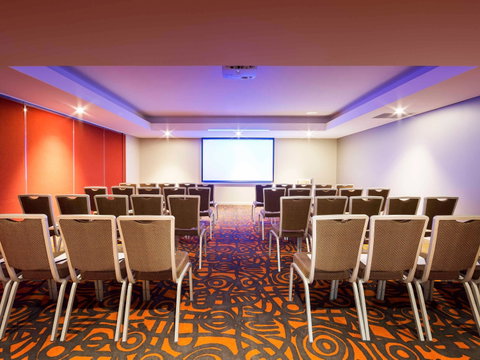 Novotel Canberra - Accommodation NT 7