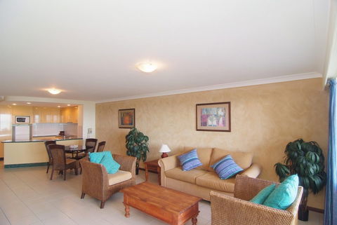At Waters Edge Resort - Accommodation NT 5