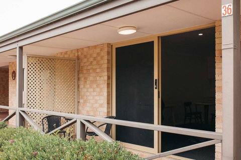 Quality Suites Banksia Gardens - Accommodation NT 8