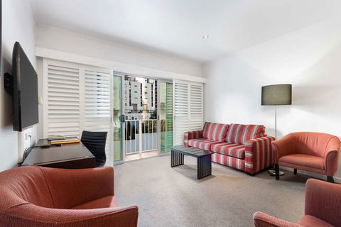 Alto Hotel On Bourke - Accommodation NT 9