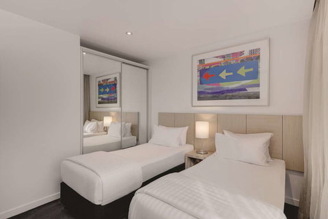 Travelodge Melbourne Docklands - Accommodation NT 5