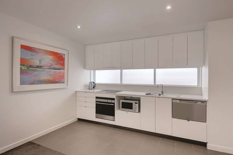 Travelodge Melbourne Docklands - Accommodation NT 6