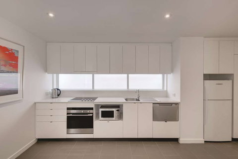Travelodge Melbourne Docklands - Accommodation NT 7