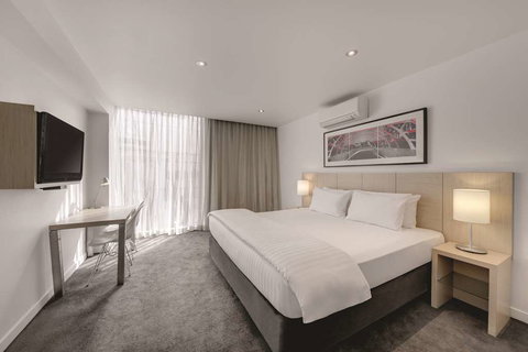 Travelodge Melbourne Docklands - Accommodation NT 11
