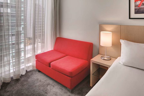Travelodge Melbourne Docklands - Accommodation NT 14