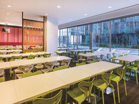 Travelodge Melbourne Docklands - Accommodation NT 15