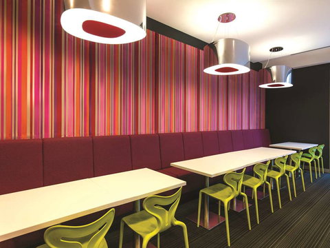 Travelodge Melbourne Docklands - Accommodation NT 17