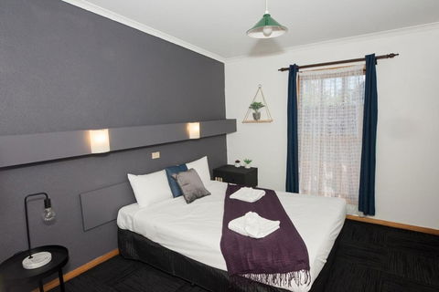 Elm Court Motel - Accommodation NT 0