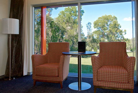 Alexandra Hills Hotel - Accommodation NT 2