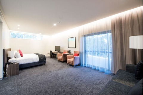 Alexandra Hills Hotel - Accommodation NT 8