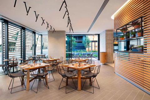 Four Points by Sheraton, Central Park - Accommodation NT 12