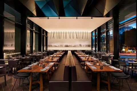 Four Points by Sheraton, Central Park - Accommodation NT 13