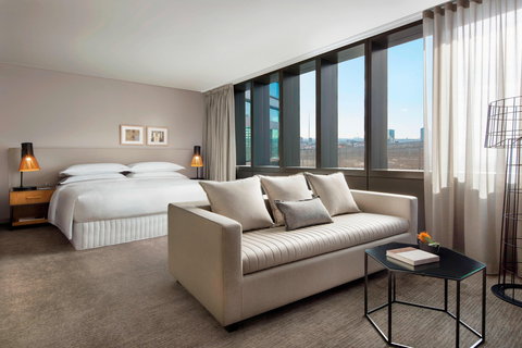 Four Points by Sheraton, Central Park - Accommodation NT 14
