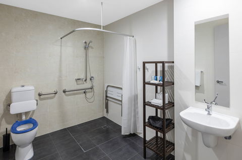 Meriton Serviced Apartments North Sydney - NT Tourism 0