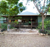 Adels Grove Camping Park Hotel - Accommodation NT