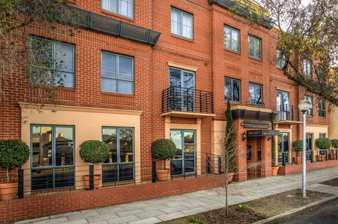 Majestic Tynte Street Apartments - Accommodation NT 1