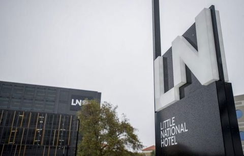 Little National Hotel - Accommodation NT 1