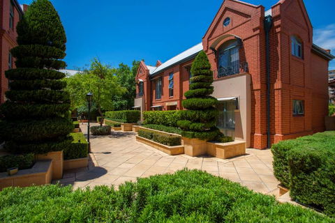 Majestic Old Lion Apartments - Accommodation NT 1