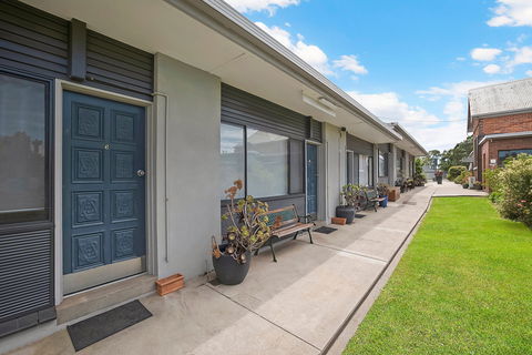 Hamilton Lakeside Motel - Accommodation NT 0