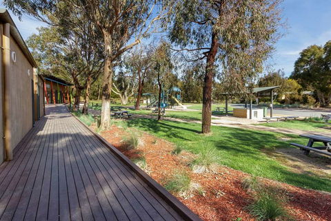 Ramada Resort Phillip Island - NT Tourism 1