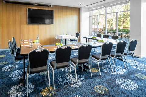 Hotel Urban St Leonards - Accommodation NT 8