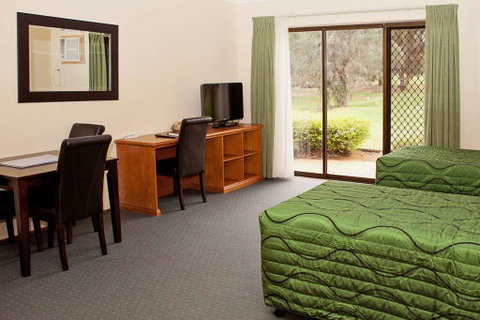 Comfort Inn & Suites Riverland - Accommodation NT 2