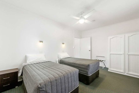 Comfort Inn & Suites Riverland - Accommodation NT 8