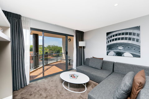 Astra Apartments The Griffin - Accommodation NT 4